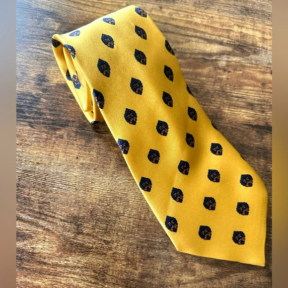 VAKKO Men’s Designer Tie - Yellow & Navy - Picture 1 of 7